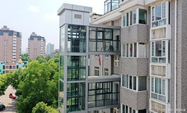 旧貌换新颜 2024年起20年以上老房外墙统一翻新，居民喜笑颜开